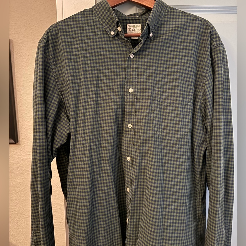J Crew
XL 
Slim
Secret Wash Shirt